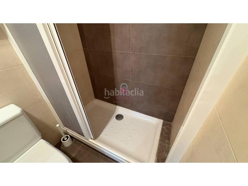 Foto 5c060a92-6c36-4fdc-a007-94b5bcfaaa9a. Piso  con patio interior y balcón mirador en venta seminuevo del año 2005 en Sant Pere Nord. en Terrassa