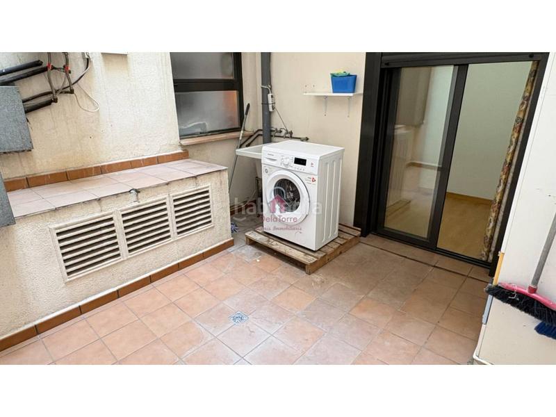 Foto 9e8f6213-9340-45b3-a60f-10a0dcc0dc55. Piso  con patio interior y balcón mirador en venta seminuevo del año 2005 en Sant Pere Nord. en Terrassa