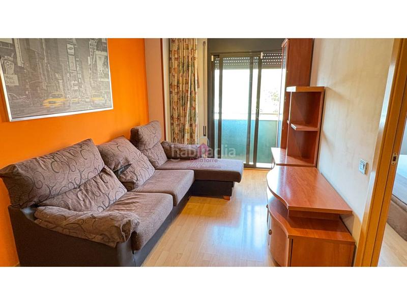 Foto b6ee7dfd-c675-4bae-800b-3d9750cc26ec. Piso  con patio interior y balcón mirador en venta seminuevo del año 2005 en Sant Pere Nord. en Terrassa