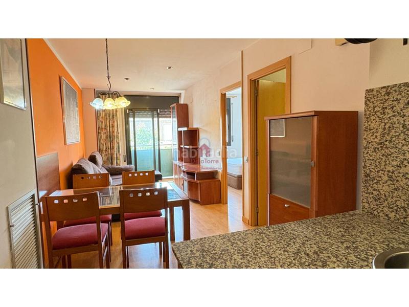 Foto c7ca7e86-24f6-403a-910f-030b5e97d2f0. Piso  con patio interior y balcón mirador en venta seminuevo del año 2005 en Sant Pere Nord. en Terrassa