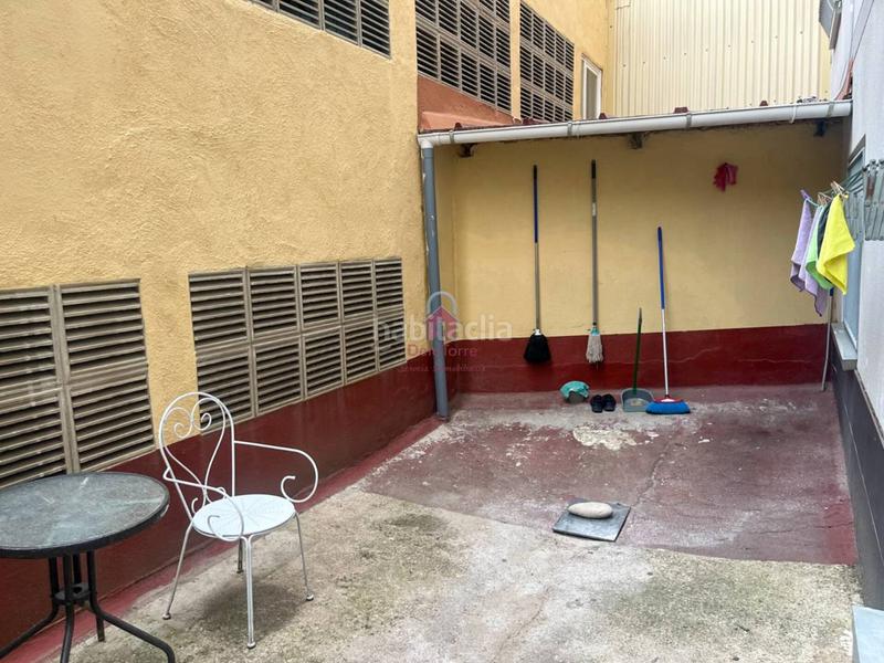 Foto 2cb15a72-07af-4dc7-864f-4c54e45681bc. Piso planta baja con patio en venta en st. pere nord de 75m construidos tocando a rambla francesc macià. en Terrassa