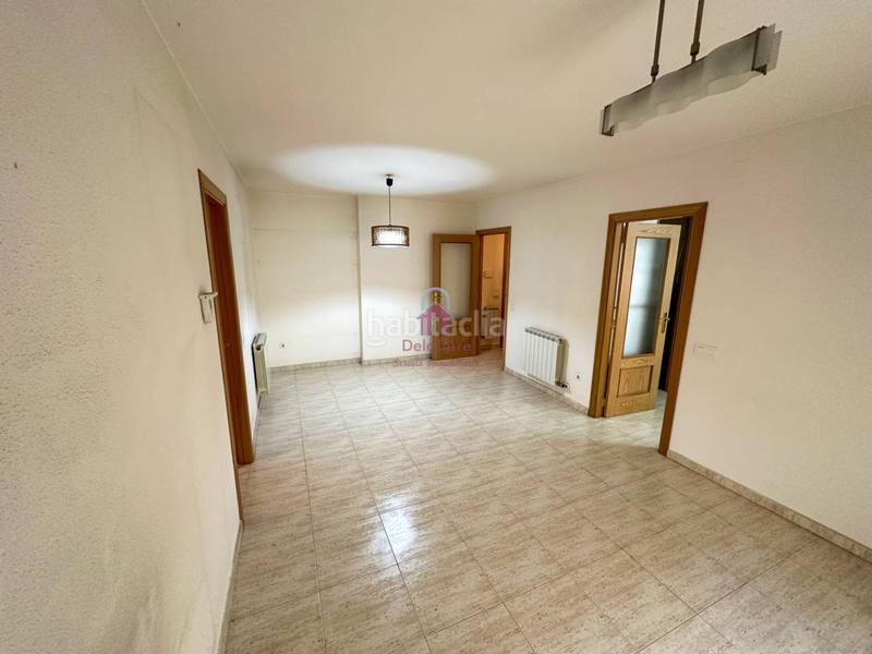 Foto 7e8daffc-adc8-4444-997f-39af4a7d9285. Piso  en venta amplio y luminoso en zona bon preu en Olesa de Montserrat