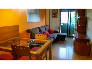 Pis  Poetesa capara. Piso con patio interior y balcón mirador en venta seminuevo del