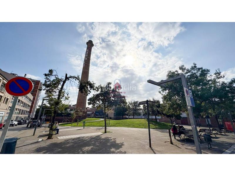 Foto 41dd12fd-2518-49f0-a6d1-ad4932e31d42. Casa aparellada amb calefacció aparcament a Ca n'Aurell Terrassa