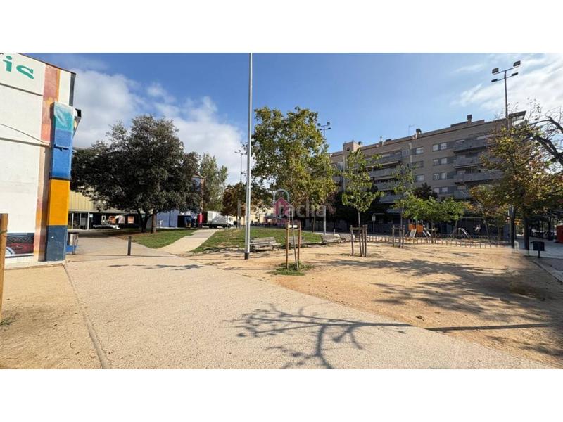 Foto c7cd5b55-b63b-47c6-8832-ddd8dd1b11c5. Casa aparellada amb calefacció aparcament a Ca n'Aurell Terrassa