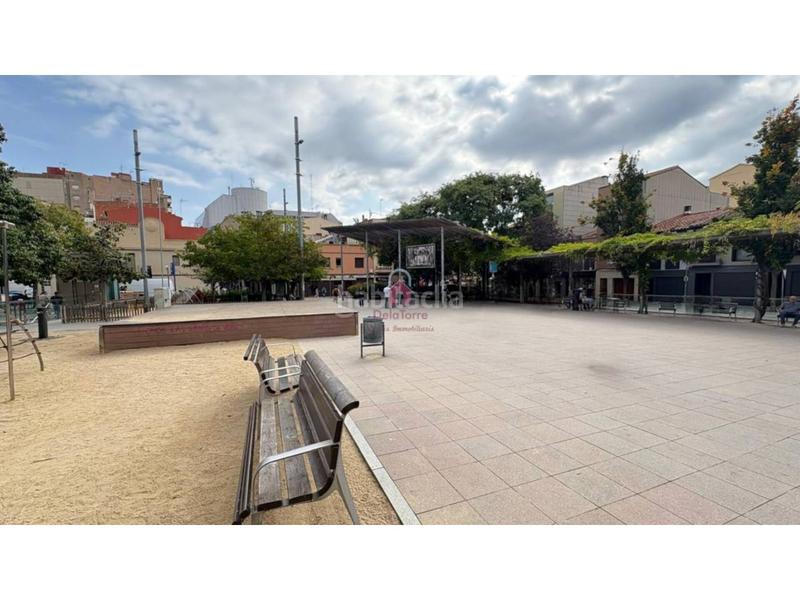 Foto e601a5e2-1115-4609-bdef-2205263fabb6. Casa aparellada amb calefacció aparcament a Ca n'Aurell Terrassa