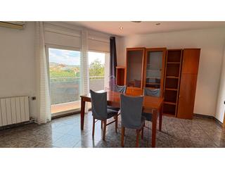 Pis a Poble Nou. Piso en venta con gran balcón esquinero totalmente exterior de 9