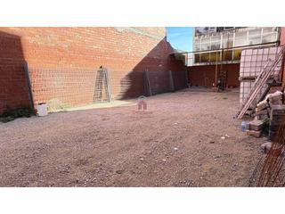 Solar industrial en Adra 84. Solar en venta urbano en calle adra de poble nou, zona olímpica