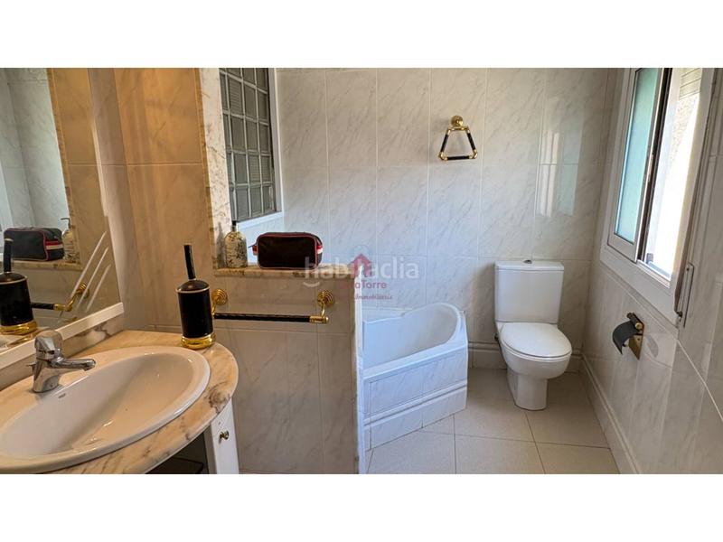 Foto a6b5381d-bc46-4ea8-b39b-ee0a55cd5974. Casa con riscaldamento in Ca n'Aurell Terrassa