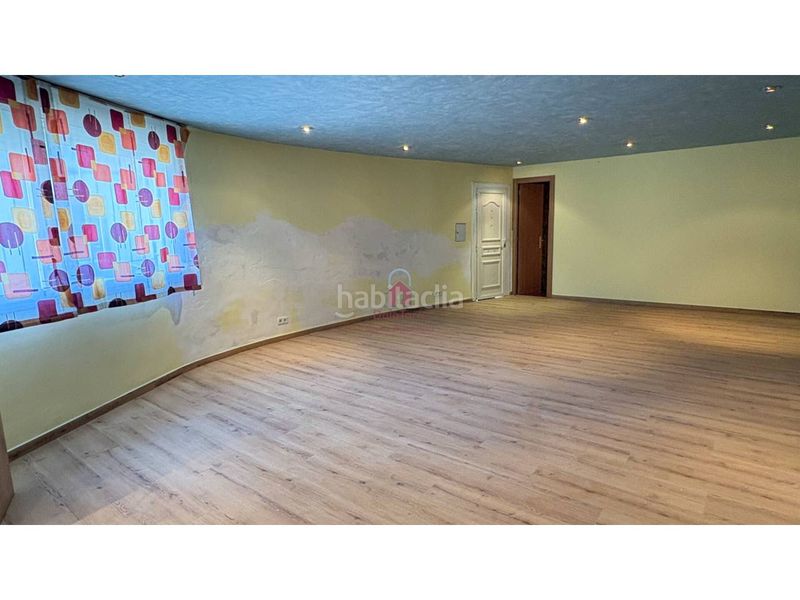 Foto 978a1571-8600-4421-9213-6613c7449765. Casa amb calefacció aparcament a Ca n'Aurell Terrassa