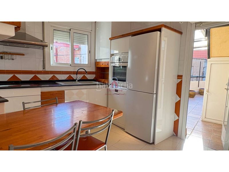 Foto a03fb5d6-9021-48ed-bb37-4a70ef745744. Casa amb calefacció aparcament a Ca n'Aurell Terrassa