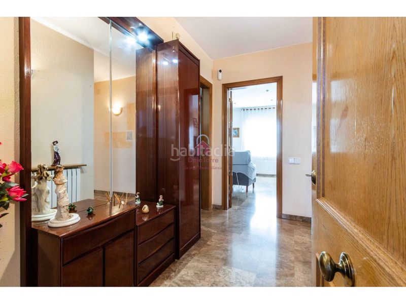 Foto a57dfa94-32e0-4b1b-bfec-759954d0e402. Casa amb calefacció piscina a Can Parellada Terrassa