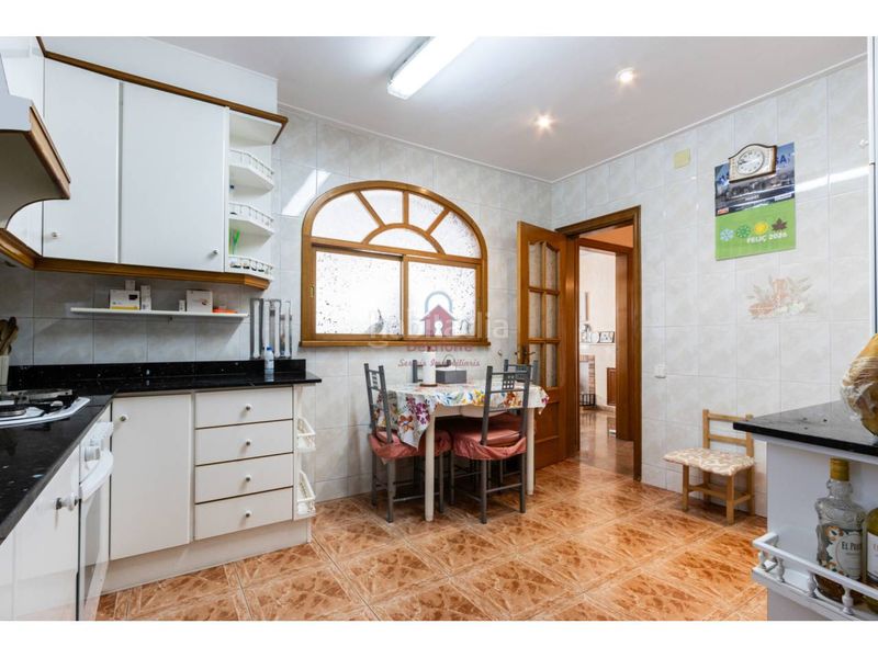 Foto c9706937-7282-460b-a92f-13bd0219d347. Casa amb calefacció piscina a Can Parellada Terrassa