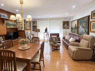 Pis  Calle blasco de garay. Espectacular piso reformado en venta situado en el centro de ter