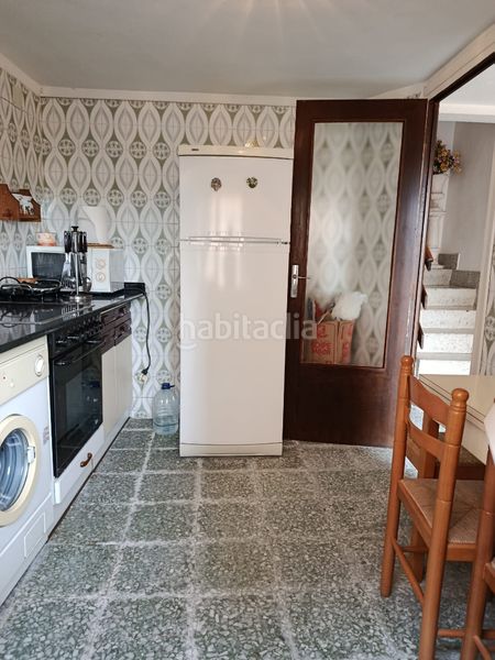 Foto eda3b4eb-a071-4bde-8cbd-dcb7c4fcb86e. Casa adossada amb xemeneia a Tudelilla