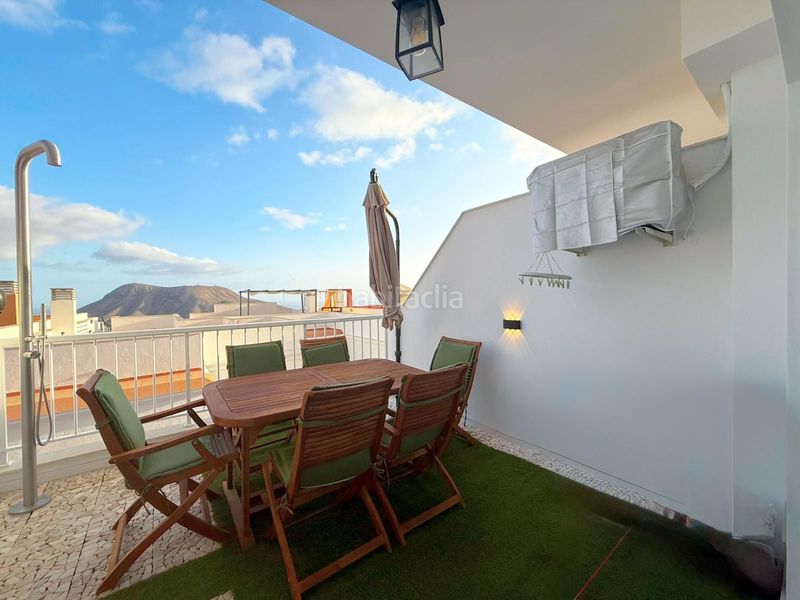 Foto bb3d9da3-ce63-4940-914b-26a3c984f798. Pis amb piscina a Chayofa Arona