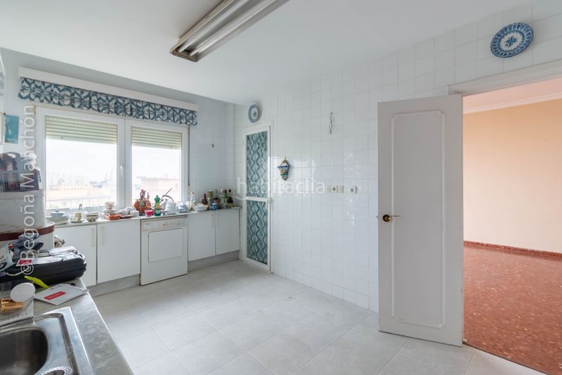 Foto 001ac0d2-2258-42e2-8810-52d274f680a7. Piso "todo exterior, 6 dormitorios y luz a raudales en bahía blanca" en Cádiz