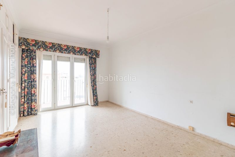 Foto 2f3263b9-a0c3-4f8f-8cdd-9e0e2a39b41b. Piso "todo exterior, 6 dormitorios y luz a raudales en bahía blanca" en Cádiz