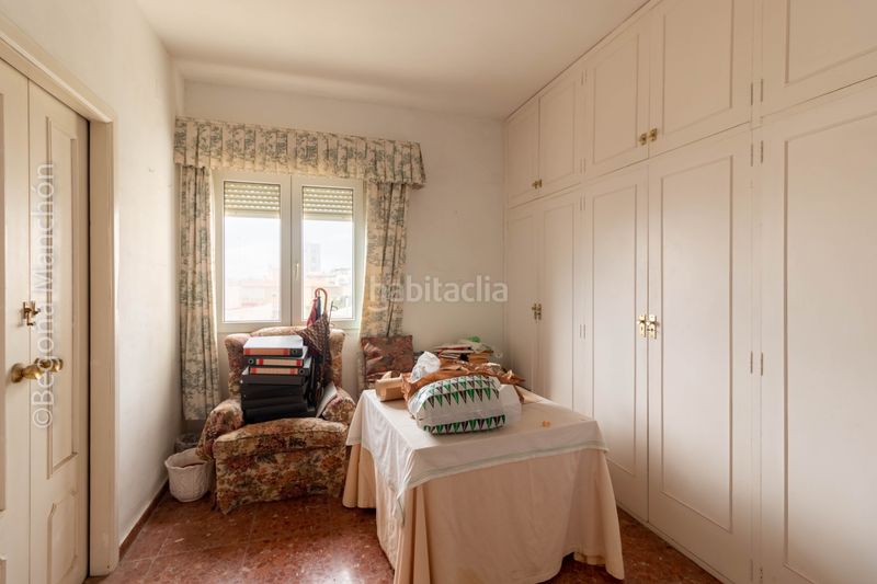 Foto 50424941-71dd-4f8b-afa0-bb74e6ae3d51. Piso "todo exterior, 6 dormitorios y luz a raudales en bahía blanca" en Cádiz