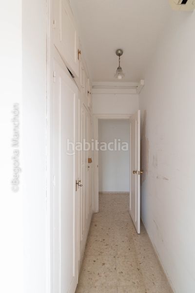 Foto 5bc1abd0-f7f5-47d8-b27d-497725a44904. Piso "todo exterior, 6 dormitorios y luz a raudales en bahía blanca" en Cádiz
