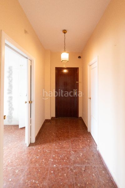 Foto 7440fcd1-e56a-4d7f-a563-a9b6b59d2ec5. Piso "todo exterior, 6 dormitorios y luz a raudales en bahía blanca" en Cádiz