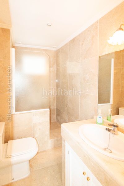 Foto 9249578f-741a-4344-93a8-29793e2f0b29. Piso "todo exterior, 6 dormitorios y luz a raudales en bahía blanca" en Cádiz