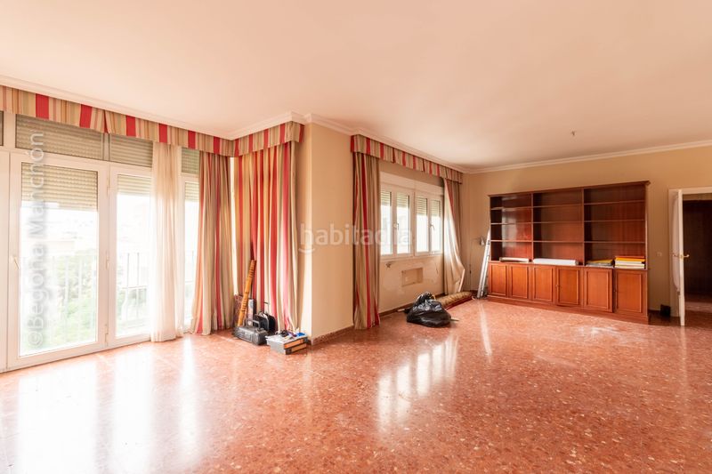 Foto 93f53d51-39ef-47bd-be25-42549e1feaee. Piso "todo exterior, 6 dormitorios y luz a raudales en bahía blanca" en Cádiz