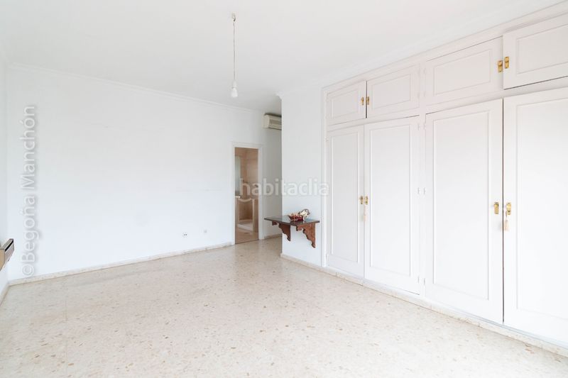 Foto 9cca44d3-213b-49be-af99-3b32a4b223e5. Piso "todo exterior, 6 dormitorios y luz a raudales en bahía blanca" en Cádiz