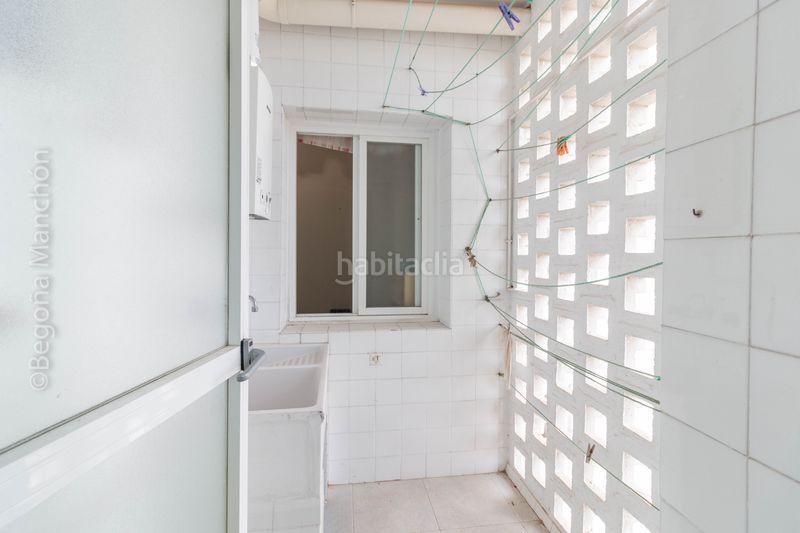 Foto ddda122d-7656-4246-84fa-e41172eefd5a. Piso "todo exterior, 6 dormitorios y luz a raudales en bahía blanca" en Cádiz