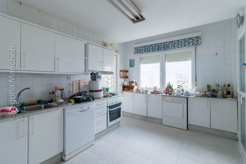 Foto ee75beaa-8f13-4b76-8cd4-49fe1225a8b8. Piso "todo exterior, 6 dormitorios y luz a raudales en bahía blanca" en Cádiz