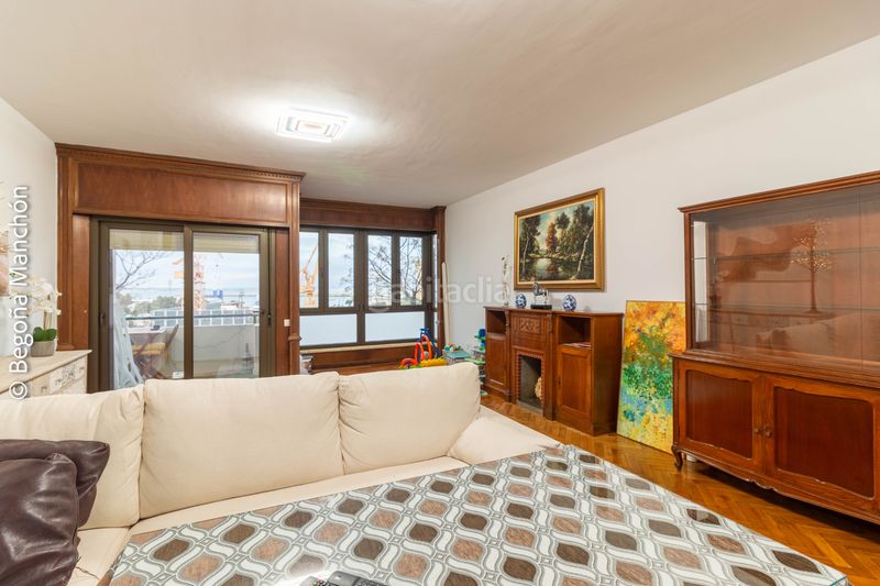 Foto 3b96b5e9-d314-4de1-9d6a-9f94d1199189. Piso exclusividad y luz en bahía blanca: 139 m² con terraza junto a las puertas de tierra en Cádiz