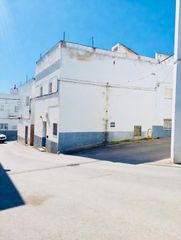 House in Conil. Finca centro conil: 2 viviendas con escrituras + azotea mar