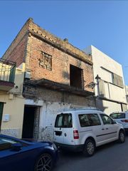 Semi detached house in Hacienda la Cartuja. Parcela en tomares