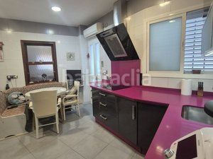 Foto 4a9164ca-19b7-4283-81e3-dd65093b1063. Casa adossada amb aparcament a Centro Bormujos