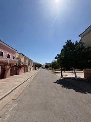 Casa adossada a Santiponce. Casa en santiponce