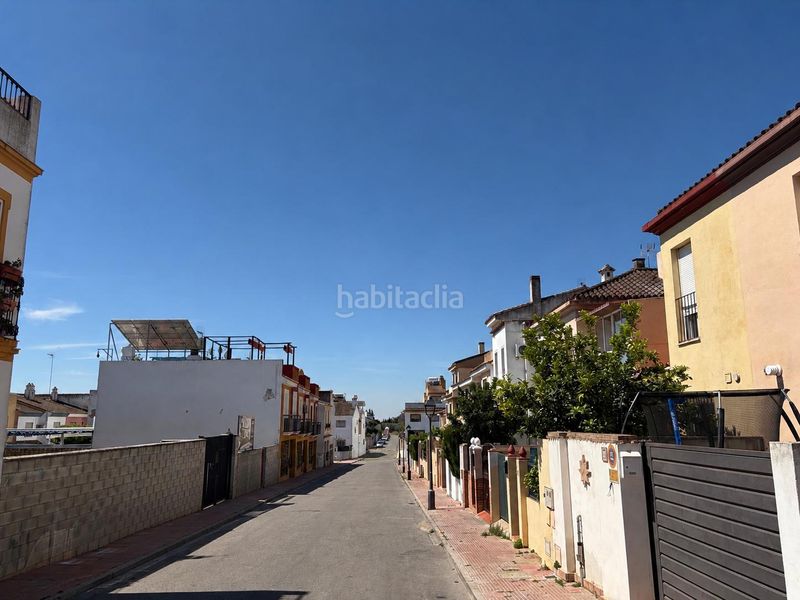 Foto 20bbdab6-6ed9-42b2-9cd5-ae32eadb4887. Casa adossada a Gines
