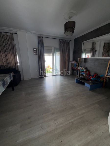 Foto 5435e2ee-5698-47fb-bd13-211f47a11592. Casa adossada a Gines
