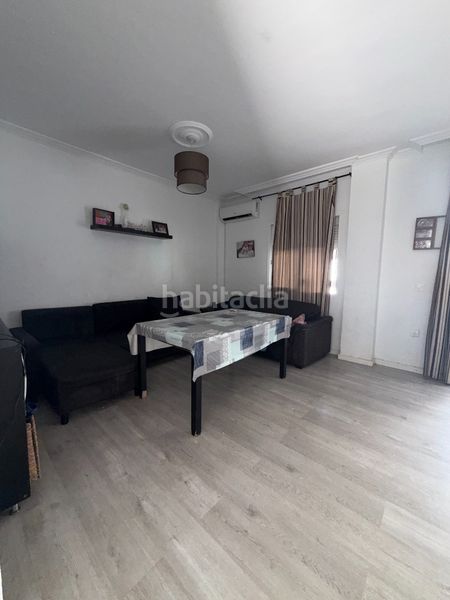 Foto 91c83621-fbe7-4343-8618-c4dc7761929a. Casa adossada a Gines
