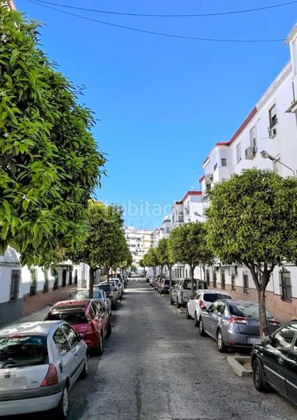 Foto 79a75f68-6806-453b-b96b-f789f9f7ad44. Pis a Cruz Roja Sevilla