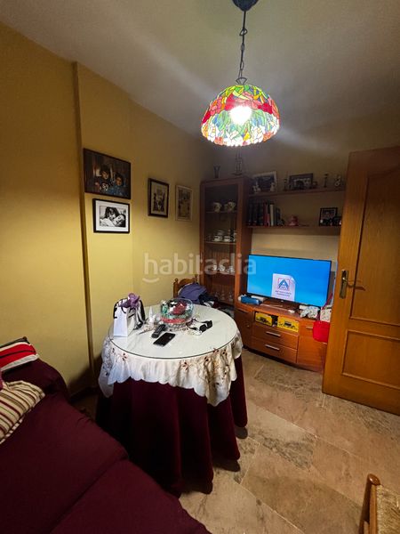 Foto ca57f5df-8bb9-469f-8b5a-1c5c2086a2c6. Casa aparellada amb aparcament piscina a Centro Bormujos