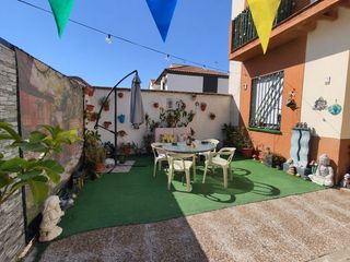 Casa a schiera in Bollullos de la Mitación. Casa de esquina en bollullos