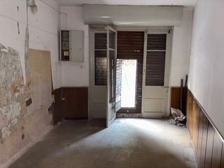 Local Comercial en Ronda del guinardó 184. Local pequeño buena ubicación