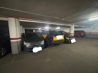 Aparcament cotxe a Carrer de valència 38. Plaza de parking doble