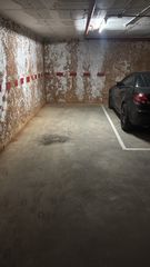 Aparcament cotxe a Carrer d'Entença 161