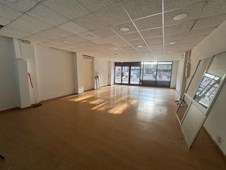 Local Comercial a Carrer de les Acàcies 4