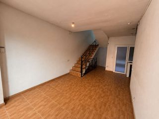 Maison à Carrer de briquets 2. Casa en venta de 4 plantas