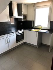 Location Duplex  Rafael casanova i comas. Exclusivo dúplex en castelldefels entrada 15 mayo