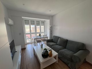 Miete Etagenwohnung  Avenida de madrid. Estudiantes habitación con baño privado
