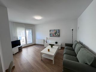 Rent Flat  Avenida de madrid. Piso recien reformado. solo mir y estudiantes universidad