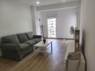 Rent Flat  Avenida de madrid. Alquiler temporal para estudiantes – piso recién reformado en av